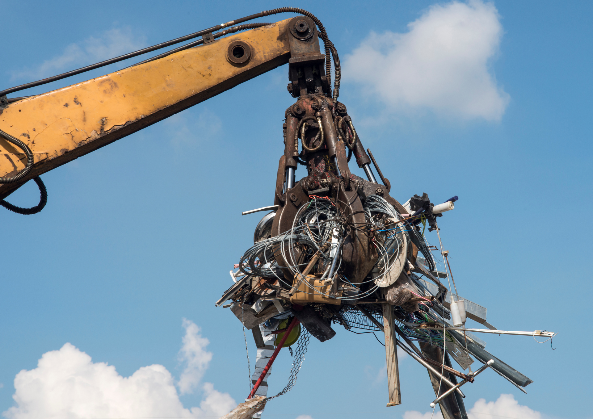 Scrap Car Junkyards: How They Handle Vehicles for Car Owners