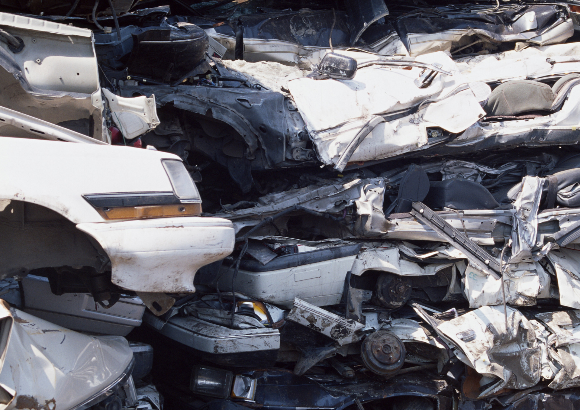 Scrap Cars for Cash: Essential Items You Need for a Smooth Sale