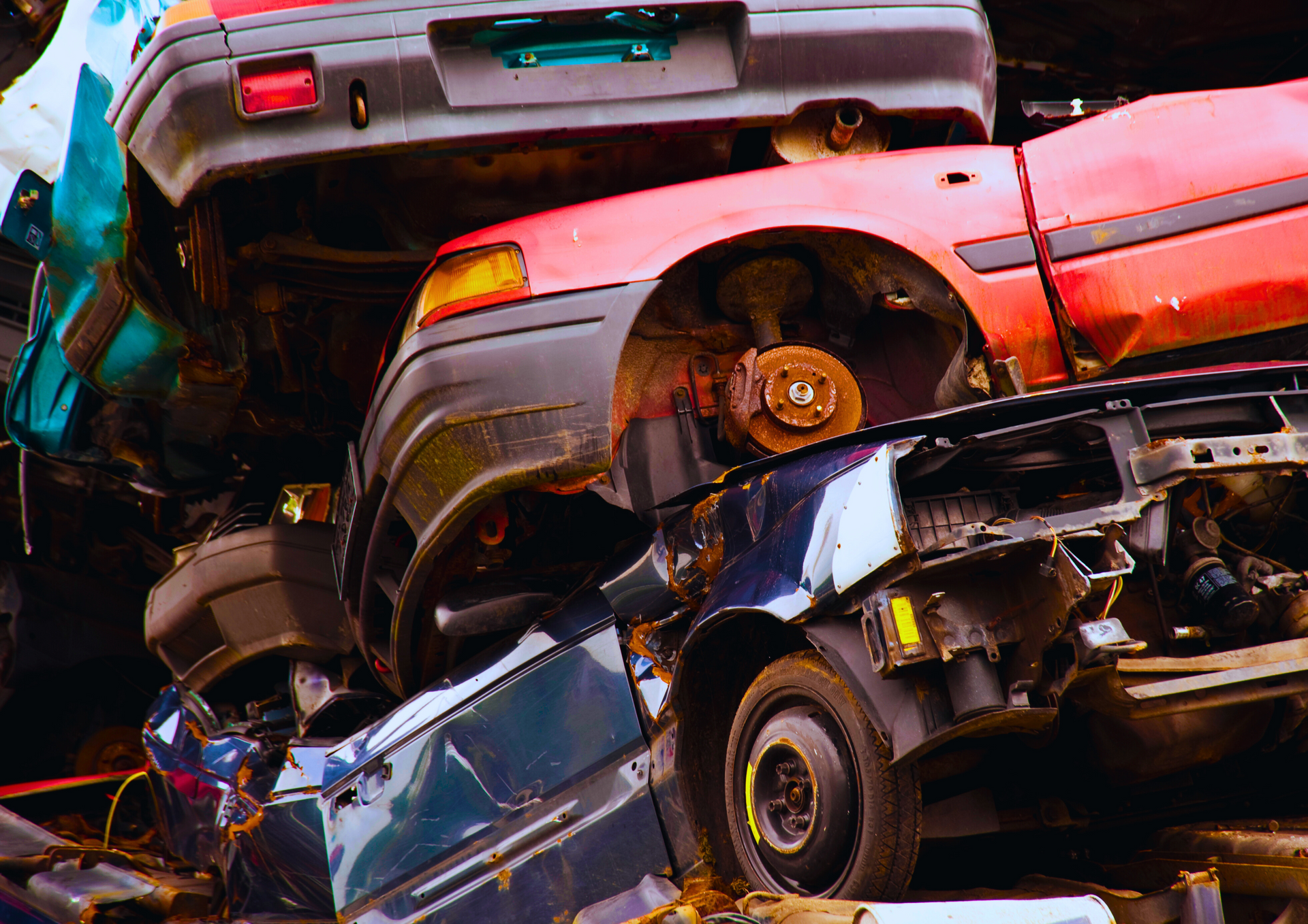 How Scrap Car Junkyards Help the Environment in Reducing Wastes